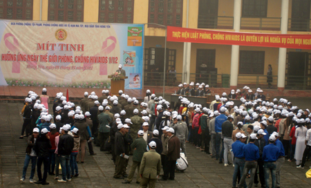 Hưng Yên Mít tinh, diễu hành hưởng ứng Tháng hành động quốc gia phòng, chống HIV AIDS